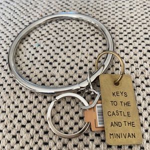 Key chain that fits in your wrist